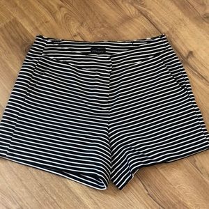 Cynthia Rowley Women’a 10 Black and White Striped Shorts